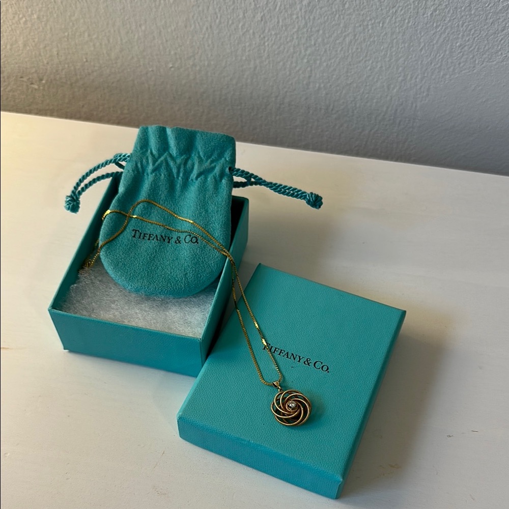Tiffany & Co. 14K Gold - Vintage Spiral Pendant Necklace
